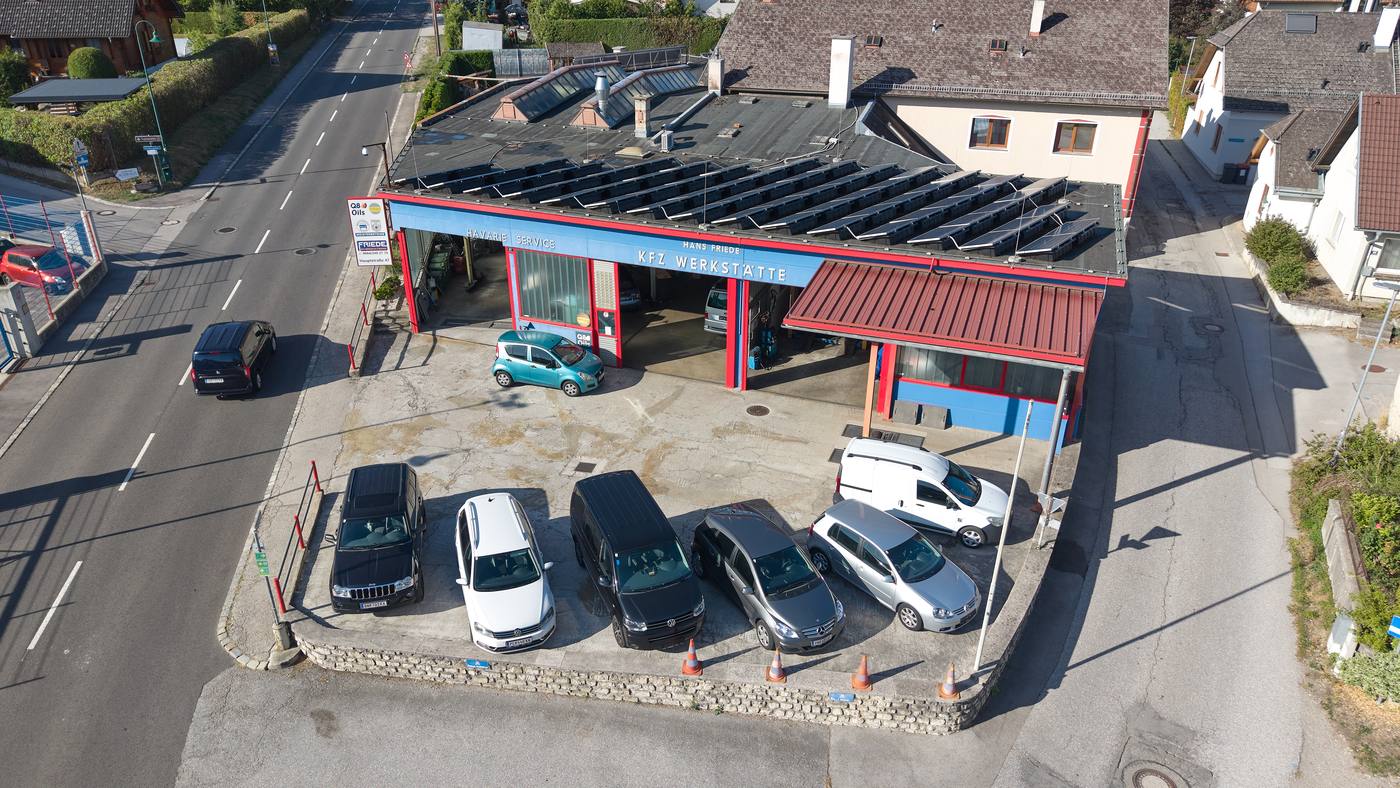Luftaufnahme: KFZ Friede an der Ecke Wagenhofstraße / Hauptstraße